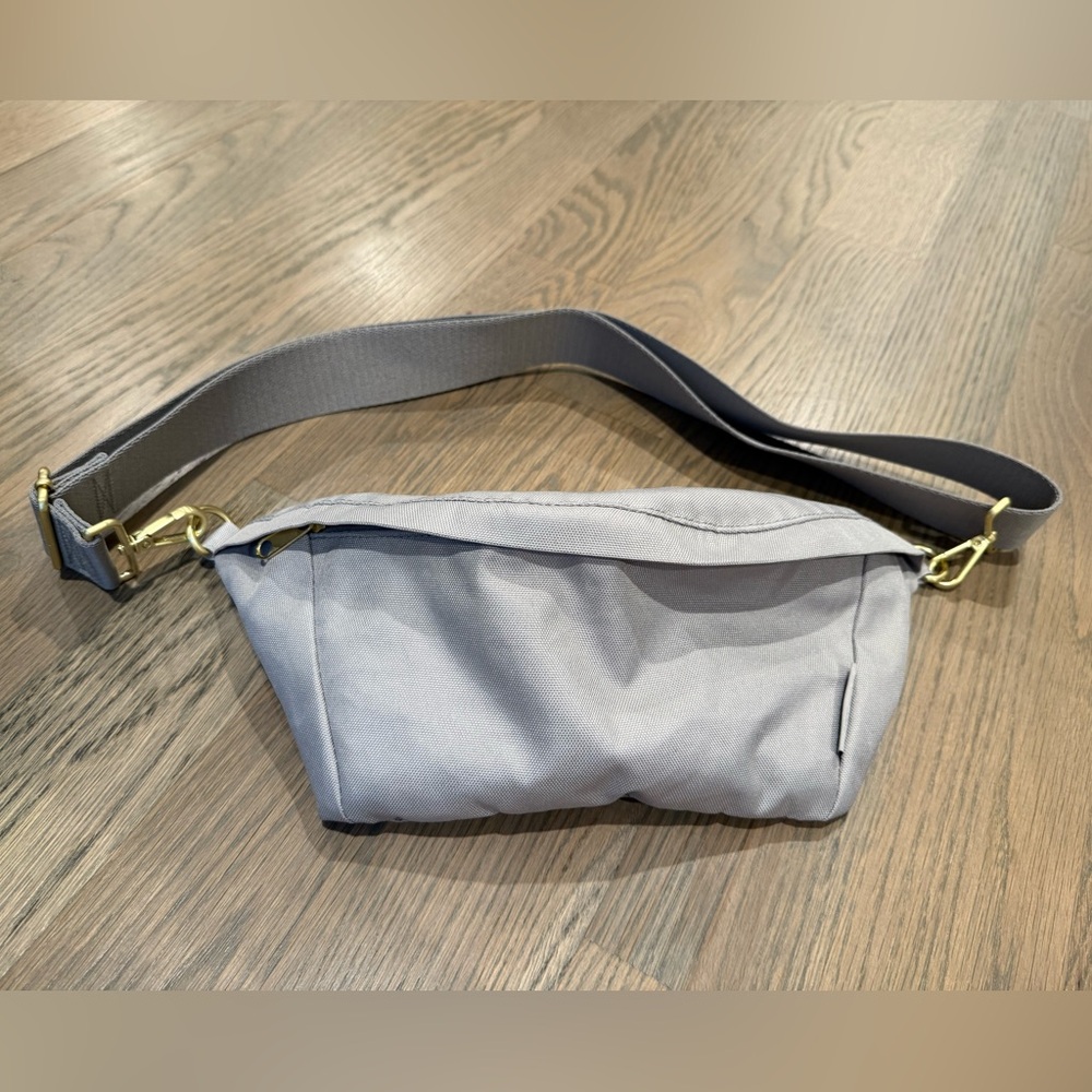 Canvelle Gray Classic Fanny Pack Crossbody Bag